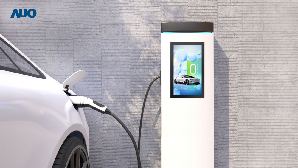 友達(dá)〝EVSE車用充電樁解決方案〞專為電動(dòng)汽車充電樁設(shè)計(jì) ，具有高亮度、克服戶外艱難環(huán)境的耐溫、耐紫外線等特性 ，並搭載散熱性及擴(kuò)充性強(qiáng)的高效能工業(yè)電腦 ，可實(shí)現(xiàn)人機(jī)互動(dòng)訴求，如資訊顯示 、支付等應(yīng)用