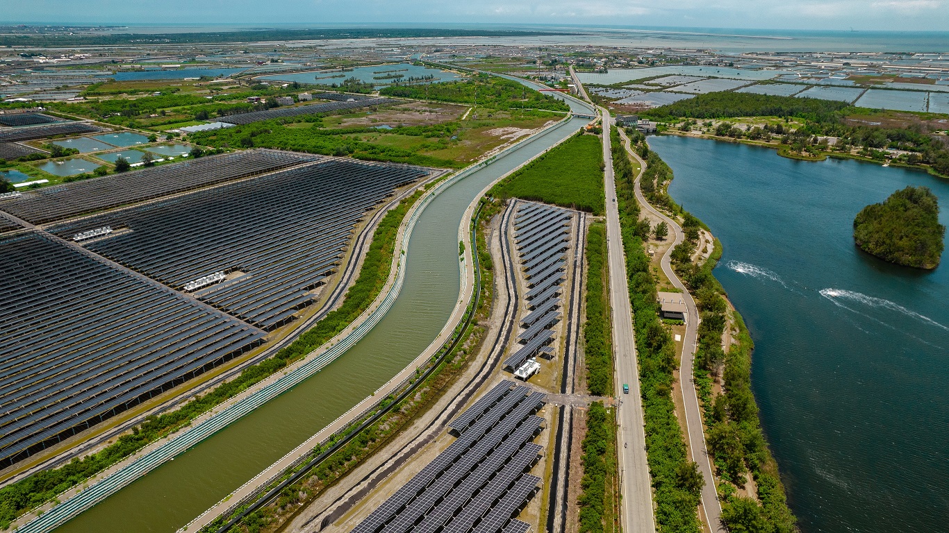 申博太陽(yáng)城能源事業(yè)提供智慧能源管理 、太陽(yáng)能監(jiān)控管理、全方位電廠建置及運(yùn)維解決方案，并擁有管理超過(guò)6000案場(chǎng)的經(jīng)驗(yàn)