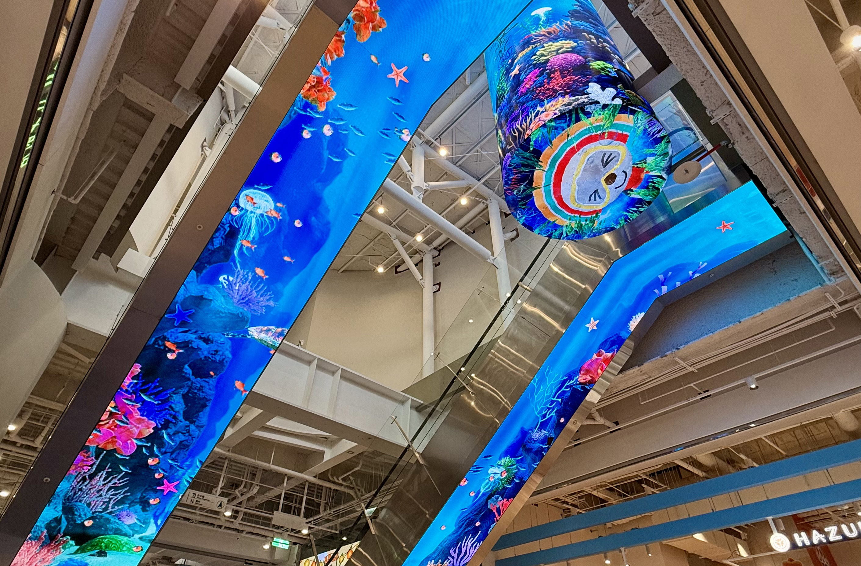 達(dá)擎與傑可達(dá)整合先進(jìn)顯示技術(shù)與軟硬體應(yīng)用服務(wù)，提供一系列大型LED顯示解決方案，為全新改裝開幕的「清水服務(wù)區(qū)」佈局嶄新視覺體驗(yàn)。