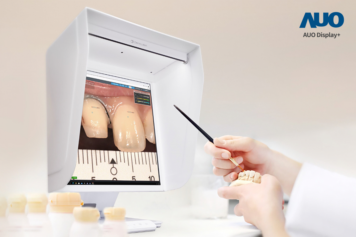 達擎智慧牙科比色解決方案獲得2025智慧顯示應用大賞之智慧醫(yī)療獎，透過獨家色彩還原運算及AI技術，以搭載友達A.R.T.先進抗反光顯示器，擬真還原影像，提升假牙製作效率並大幅降低重製率